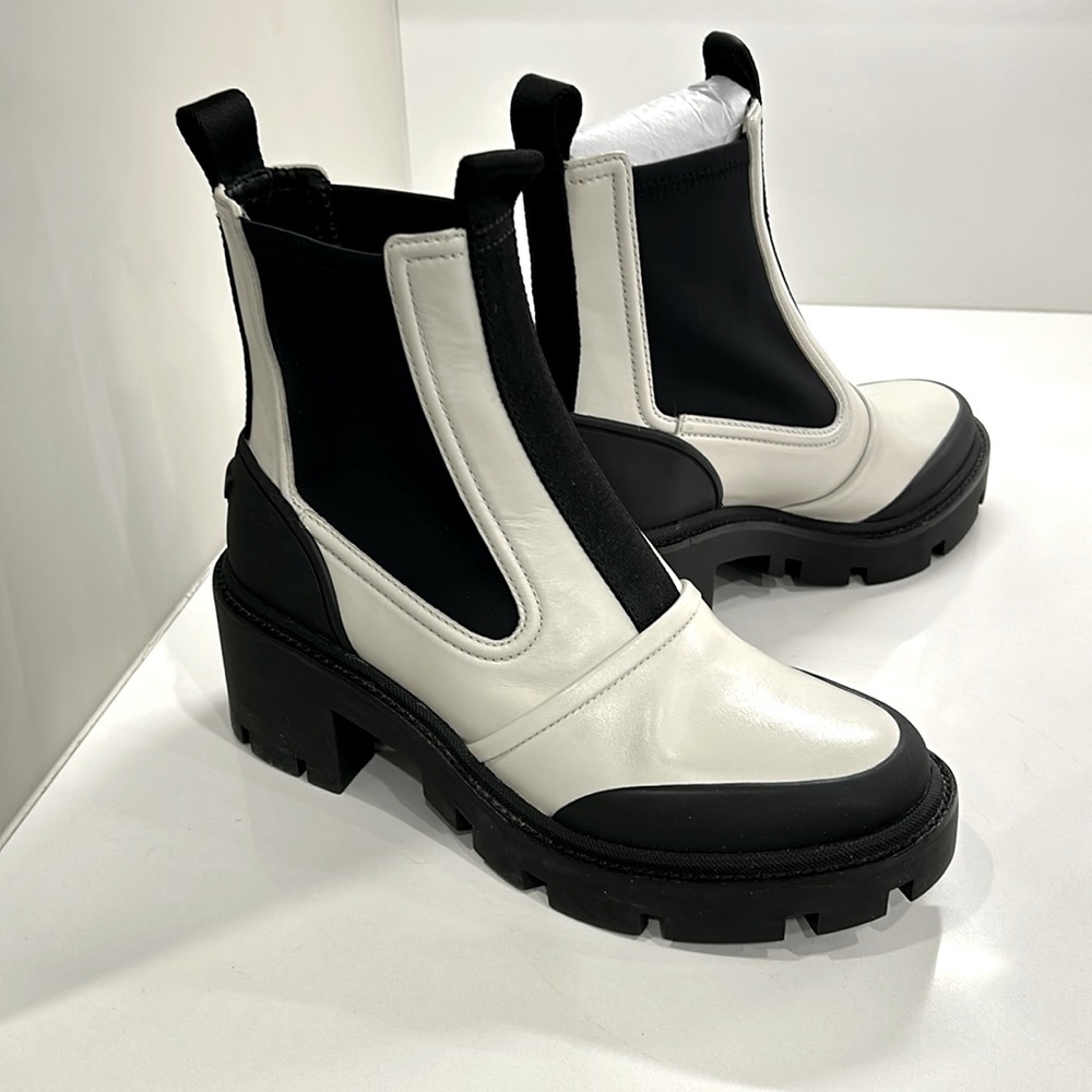 NWT- Tory Burch Chelsea Lug boots in Ivory/Black size 9